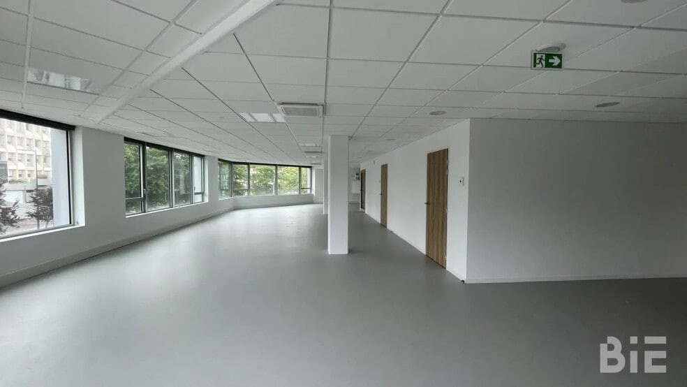 Bureau dans Bruges à louer - Photo de l’immeuble – Image 3 sur 9