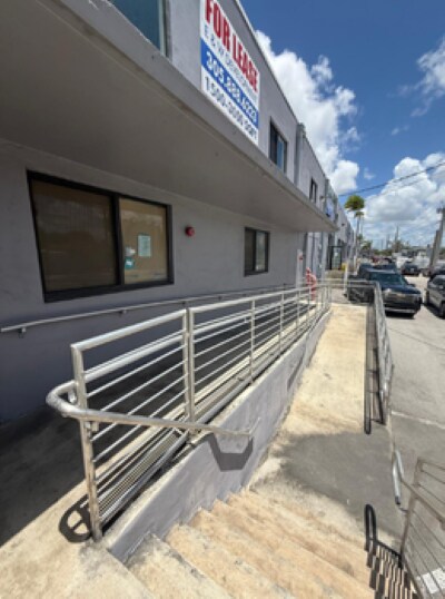 2300-2340 W 8th Ave, Hialeah, FL à louer - Photo de l’immeuble – Image 3 sur 29