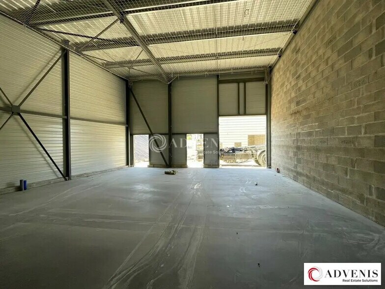 Local d'activités dans Bassens à vendre - Photo de l’immeuble – Image 1 sur 9