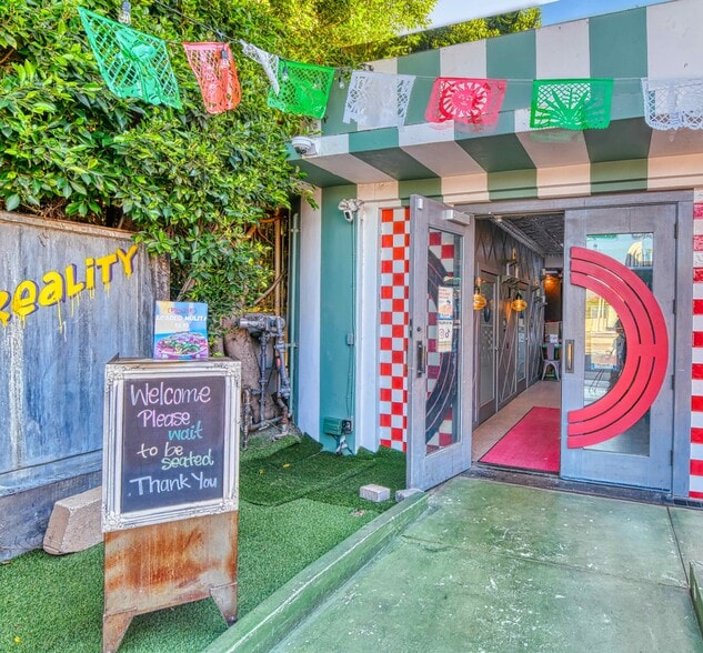 10628 Ventura Blvd, Studio City, CA à louer - Photo intérieure – Image 3 sur 8