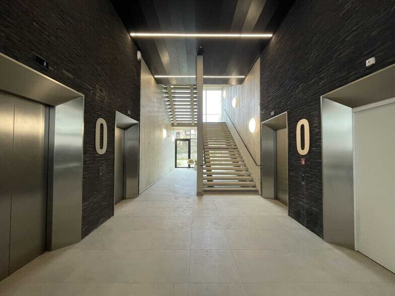 32 Rue Pierre Rigaud, Ivry-sur-Seine à louer - Hall d’entrée – Image 3 sur 10
