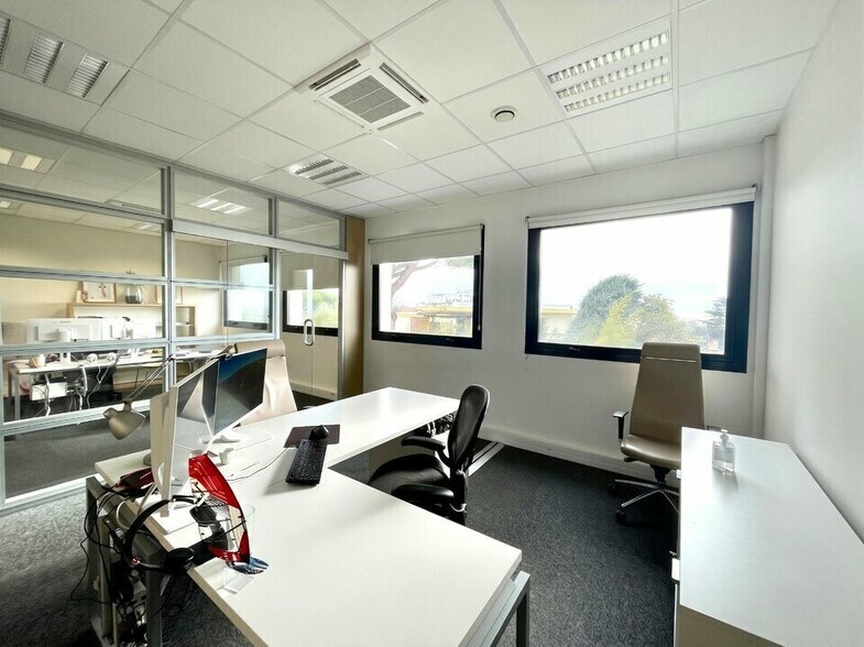 Bureau dans Cagnes-sur-Mer à vendre - Photo intérieure – Image 1 sur 10