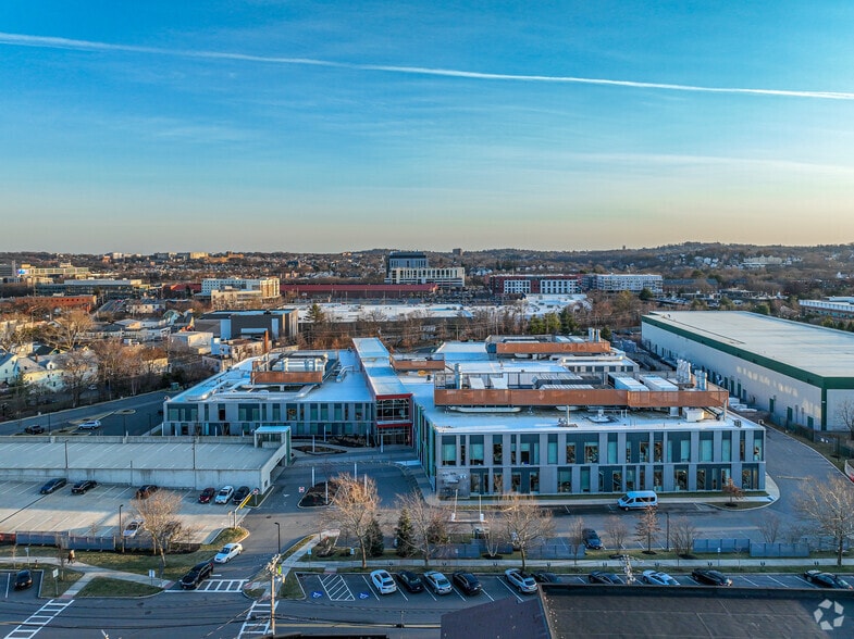490 Arsenal Way, Watertown, MA à louer - Photo de l’immeuble – Image 2 sur 5