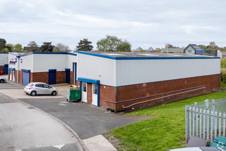 Pedmore Rd, Brierley Hill à louer - Photo principale – Image 1 sur 2