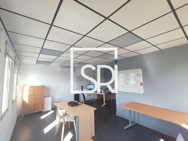 Bureau dans Clermont-Ferrand à louer - Photo de l’immeuble – Image 1 sur 20