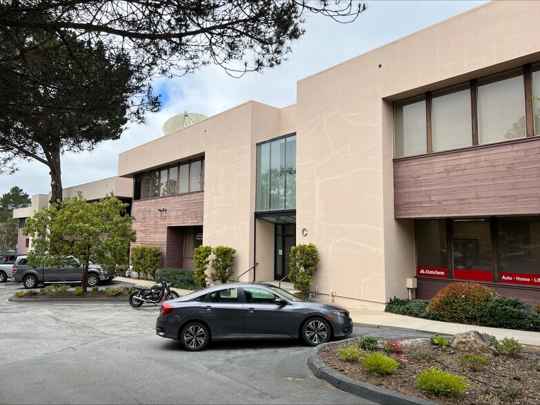 2511 Garden Rd, Monterey, CA à louer - Photo de l’immeuble – Image 1 sur 26