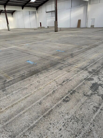 Bureau dans Le Mesnil-Amelot à louer - Photo de l’immeuble – Image 2 sur 6