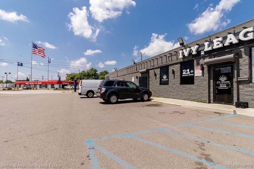 465-471 S Schaefer Hwy, Detroit, MI à vendre - Photo de l’immeuble – Image 3 sur 11