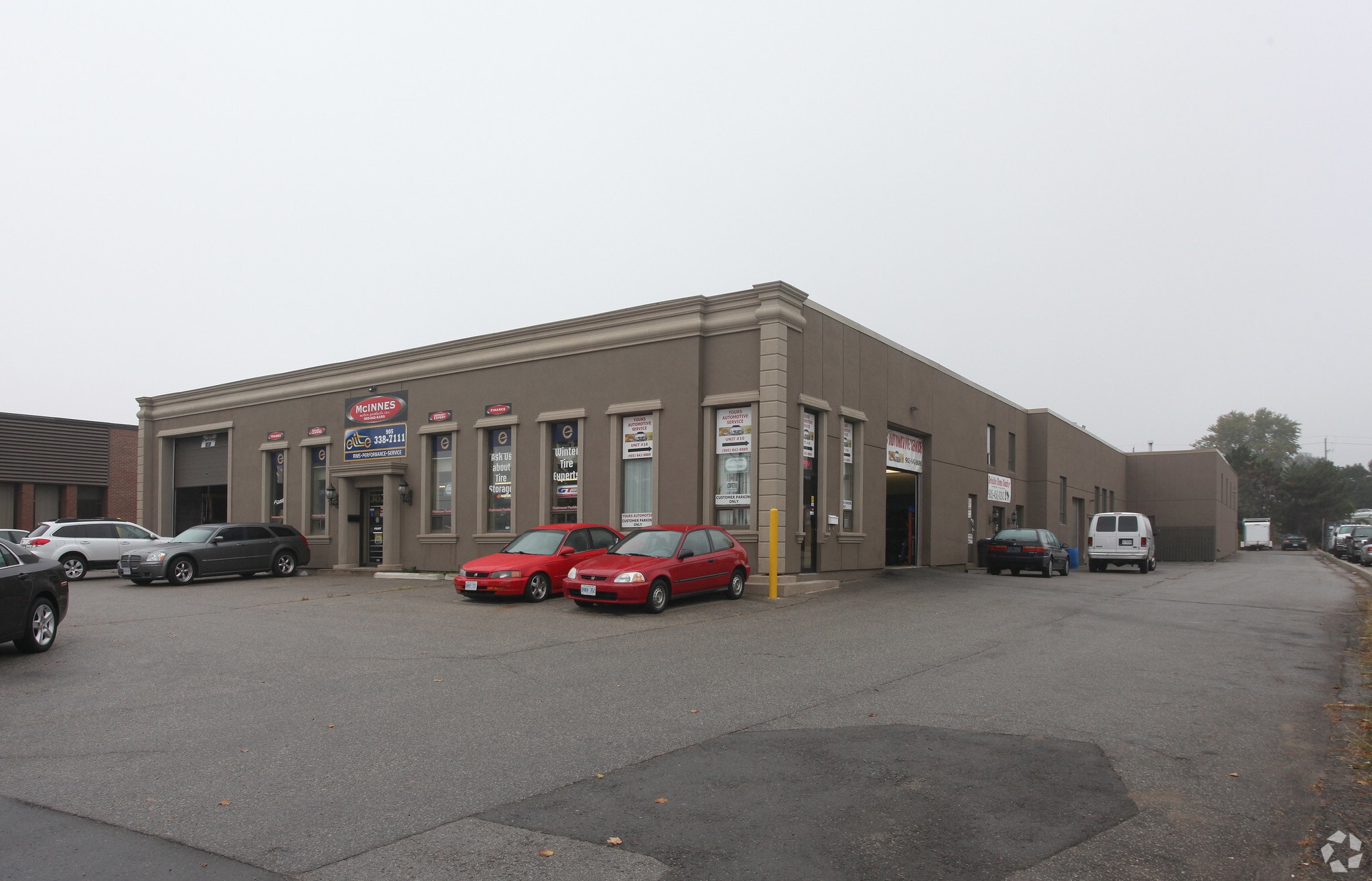 345 Wyecroft Rd, Oakville, ON à louer Photo principale– Image 1 sur 3