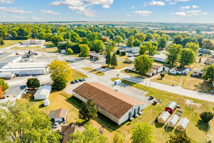 505 S Commercial Dr, Abingdon, IL à vendre - Photo de l’immeuble – Image 3 sur 16