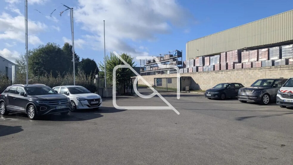 Local d'activités dans Claye-Souilly à vendre - Photo de l’immeuble – Image 3 sur 7