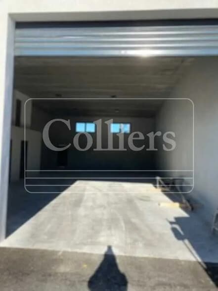 Local d’activités dans Bouc-Bel-Air à louer - Photo intérieure – Image 2 sur 5