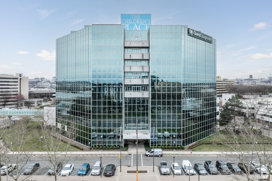 500 Plaza Dr, Secaucus, NJ à louer - Photo de l’immeuble – Image 2 sur 6