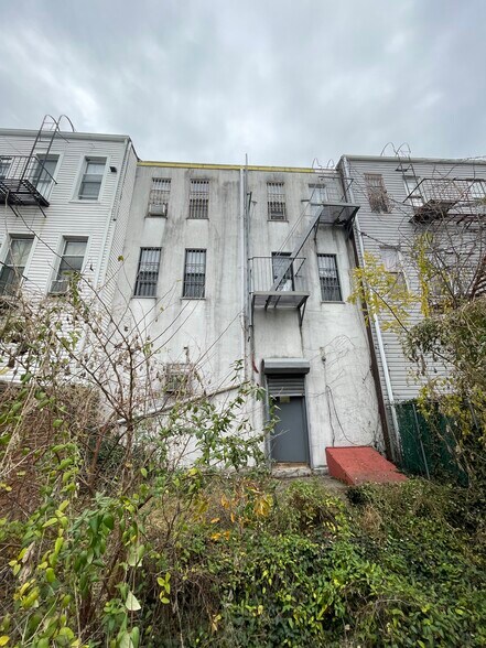 1538 Gates Ave, Brooklyn, NY à vendre - Photo de l’immeuble – Image 3 sur 23
