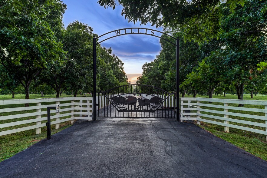 4309 Bowser Rd, Fulshear, TX à vendre - Photo principale – Image 1 sur 41