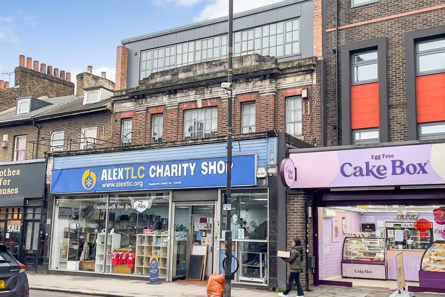 154-156 Trafalgar Rd, Londres à vendre Photo de l’immeuble– Image 1 sur 3