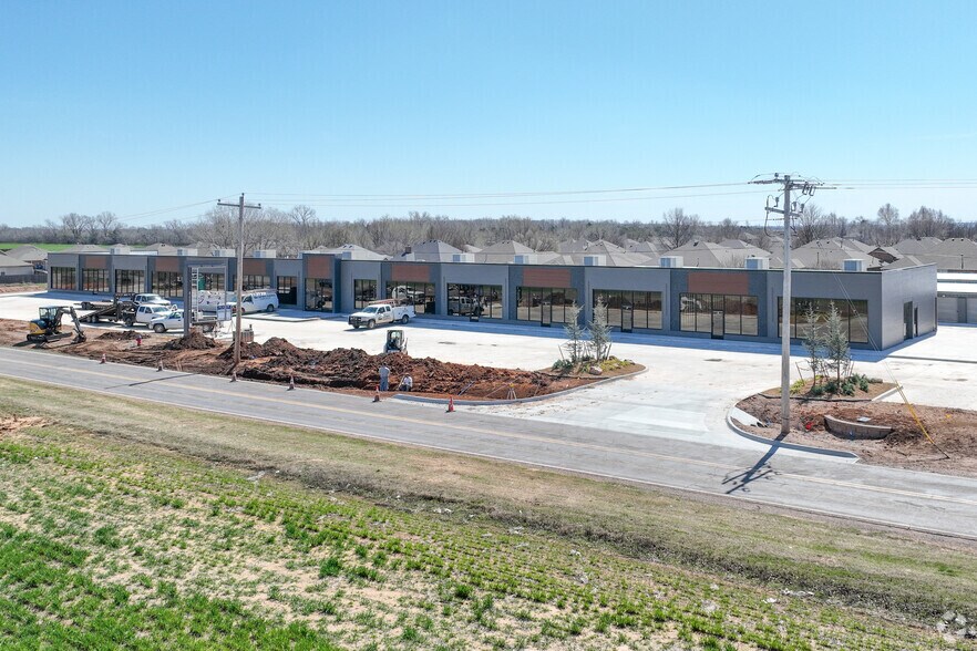 550 NE 24th St, Newcastle, OK à louer - Photo principale – Image 1 sur 17