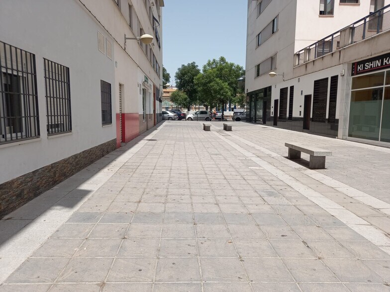 Local commercial dans Córdoba à vendre - Photo de l’immeuble – Image 2 sur 3