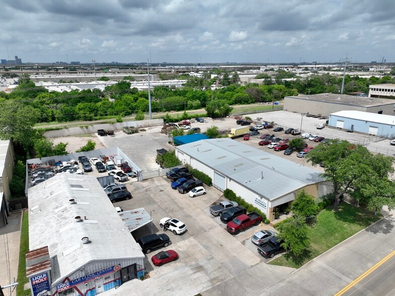 10711 Shady Trl, Dallas, TX à vendre - Photo principale – Image 1 sur 10