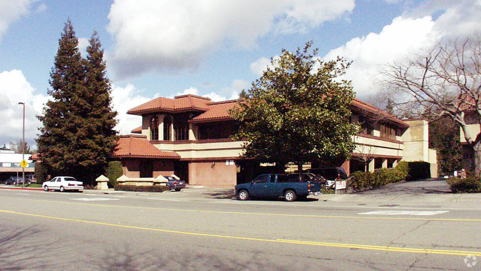 3200 Danville Blvd, Alamo, CA à louer - Photo de l’immeuble – Image 2 sur 4