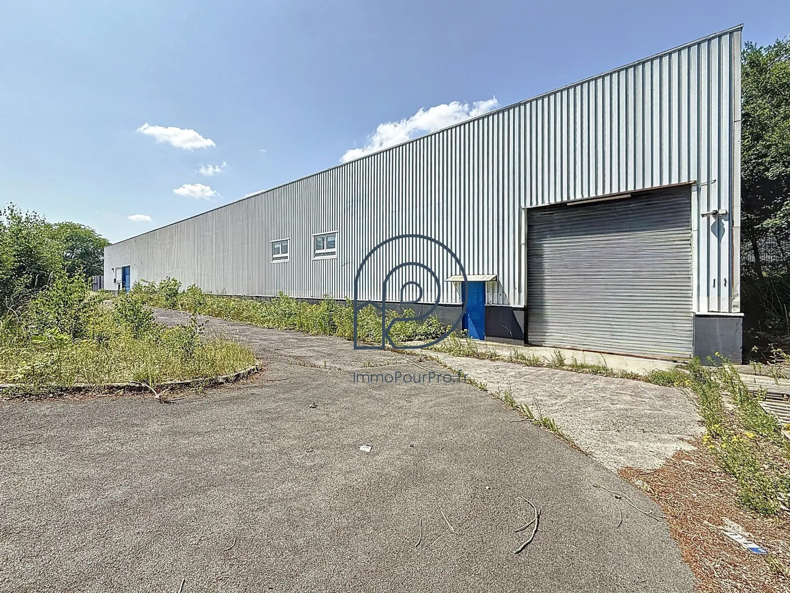 Industriel/Logistique dans Neuville-en-Ferrain à vendre Photo de l’immeuble– Image 1 sur 7