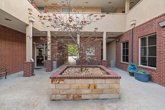 503 E Palm Valley Blvd, Round Rock, TX à louer Photo de l’immeuble– Image 1 sur 8