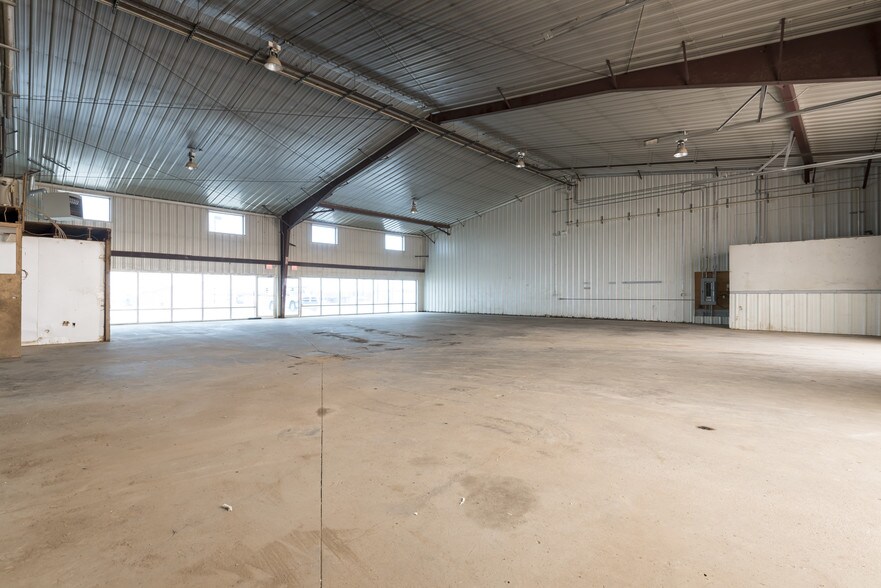 145 MacMillan Rd, Fort McMurray, AB à louer - Autre – Image 3 sur 15