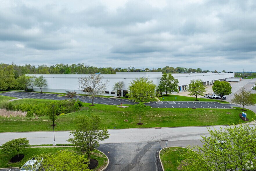 2100-2140 Global Way, Hebron, KY à louer - Photo de l’immeuble – Image 3 sur 5