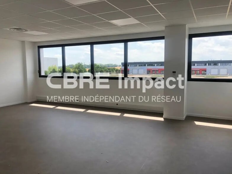Local d’activités dans Longvic à louer - Photo intérieure – Image 3 sur 8