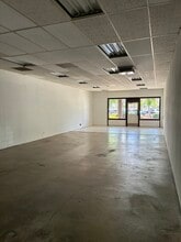17022-17736 Van Buren Blvd, Riverside, CA à louer Photo intérieure– Image 1 sur 13