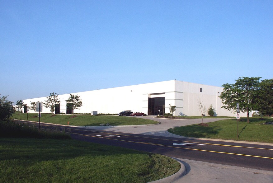 2625-2645 International St, Columbus, OH à louer - Photo de l’immeuble – Image 2 sur 3