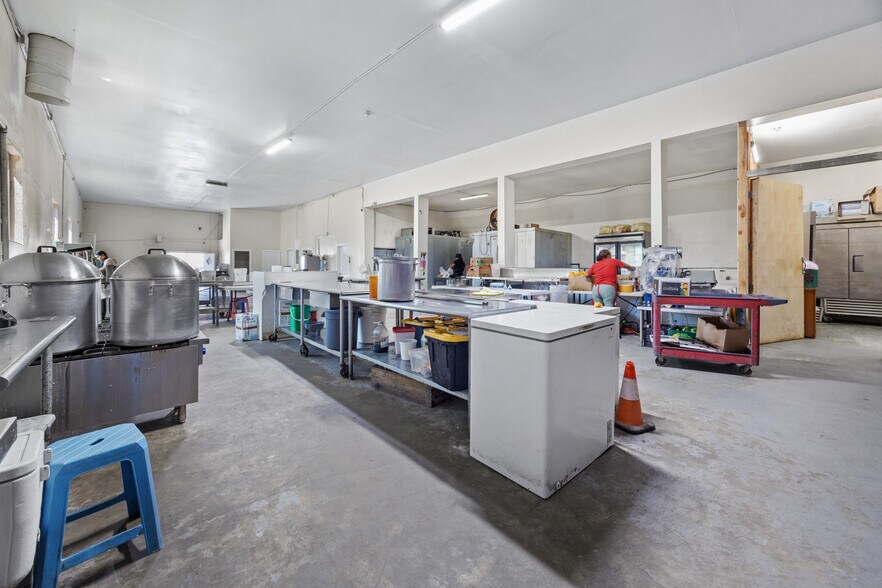 7201 International Blvd Blvd, Oakland, CA à vendre - Photo de l’immeuble – Image 3 sur 10