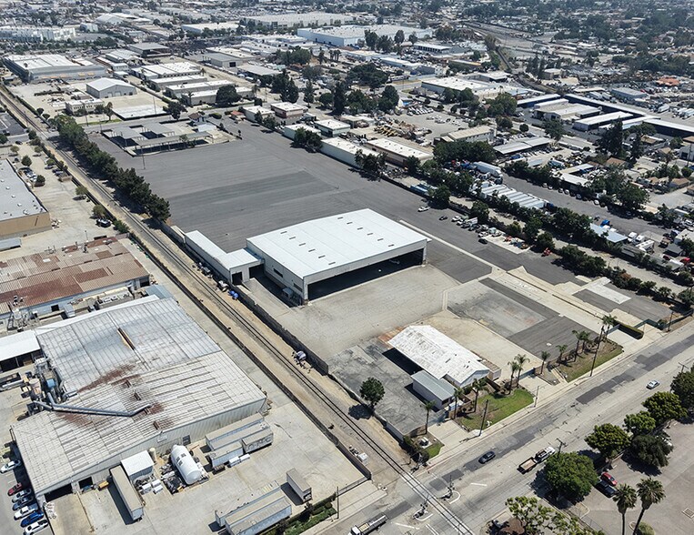 1313-1345 E Phillips Blvd, Pomona, CA à vendre - Photo de l’immeuble – Image 2 sur 21