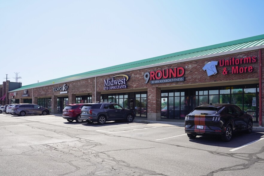 2868-2898 Dupont Rd, Fort Wayne, IN à louer - Photo de l’immeuble – Image 2 sur 4