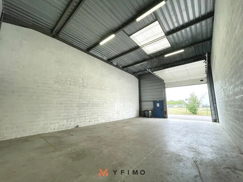 Local d'activités dans Aubergenville à vendre - Photo intérieure – Image 2 sur 7