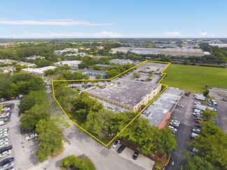 Plus de détails pour 5979 NW 151st St, Miami Lakes, FL - Bureau à louer