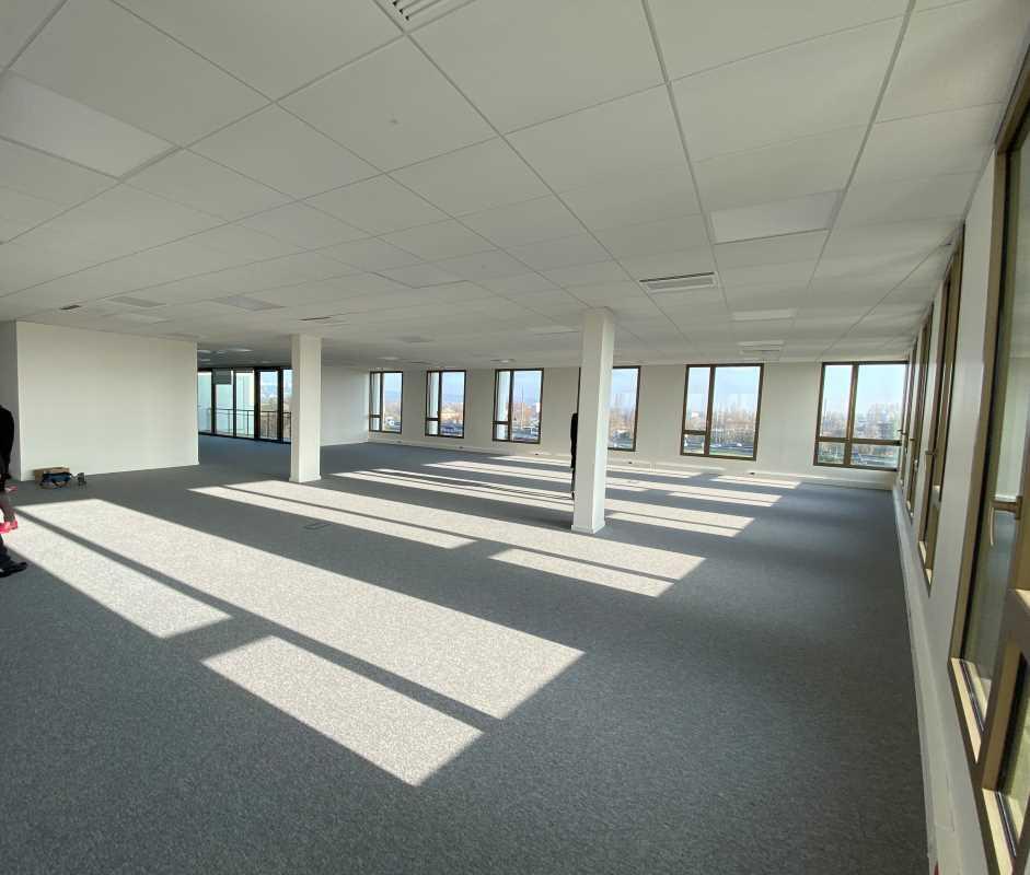 Local commercial dans Villeurbanne à louer Photo intérieure– Image 1 sur 11