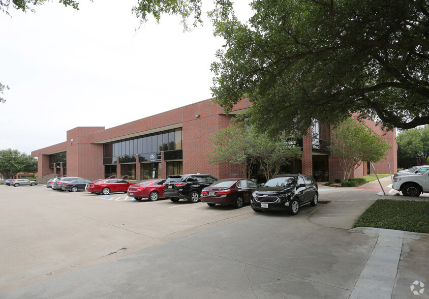 4300 Beltway Pl, Arlington, TX à louer - Photo de l’immeuble – Image 3 sur 14