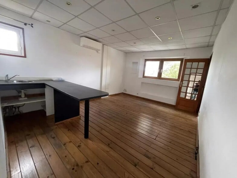 Bureau dans Le Cannet à louer - Photo de l’immeuble – Image 2 sur 8
