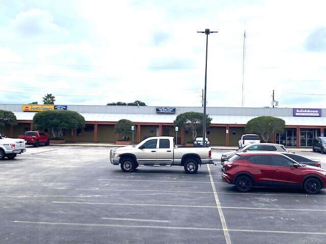 5862-5898 Everhart Rd, Corpus Christi, TX à louer - Photo de l’immeuble – Image 3 sur 6