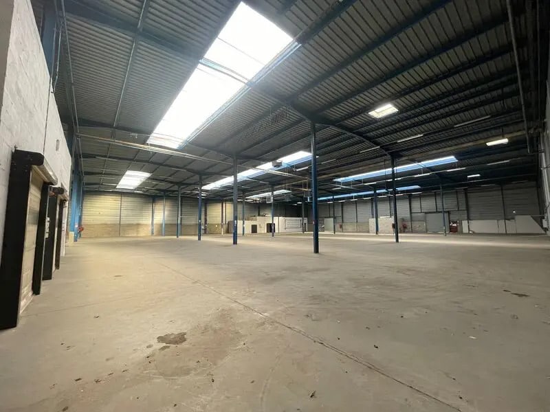 Local d’activités dans Saint-Étienne-du-Rouvray à louer Photo intérieure– Image 1 sur 11