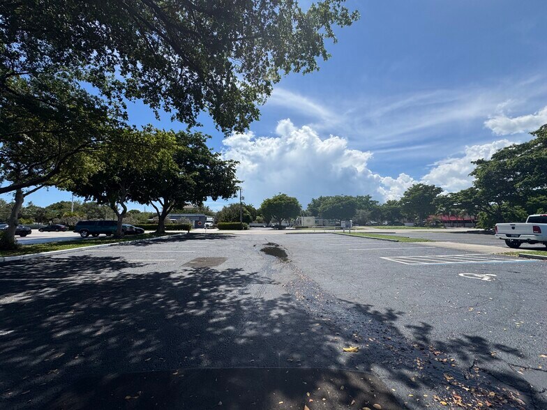 41 6th ct, Pompano Beach, FL à louer - Photo de l’immeuble – Image 2 sur 3