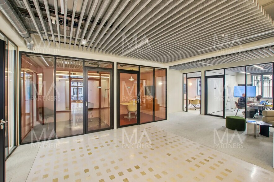 18 Rue Yves Toudic, Paris à louer - Photo de l’immeuble – Image 3 sur 15