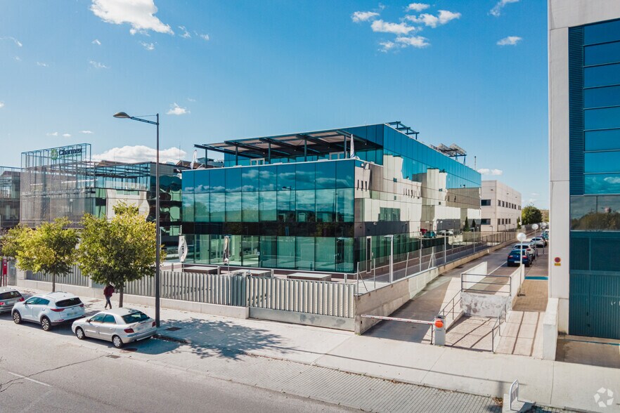 Calle de Miguel Faraday, 18, Getafe, Madrid à louer - Photo de l’immeuble – Image 2 sur 5