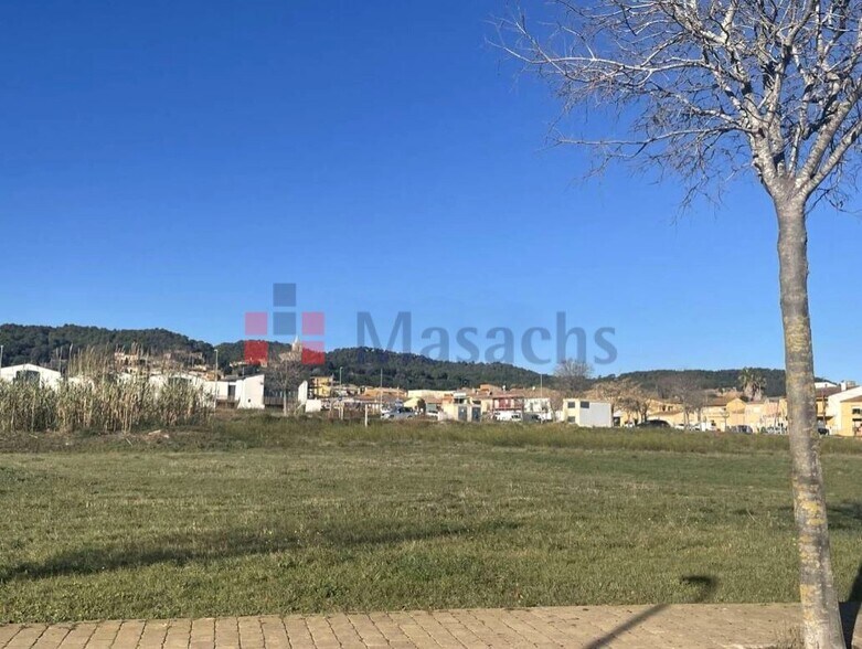 Terrain dans Mont-ras, Gerona à vendre - Photo de l’immeuble – Image 2 sur 7