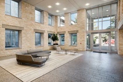2700 Via Fortuna Drive, Austin, TX à louer - Hall d’entrée – Image 2 sur 15