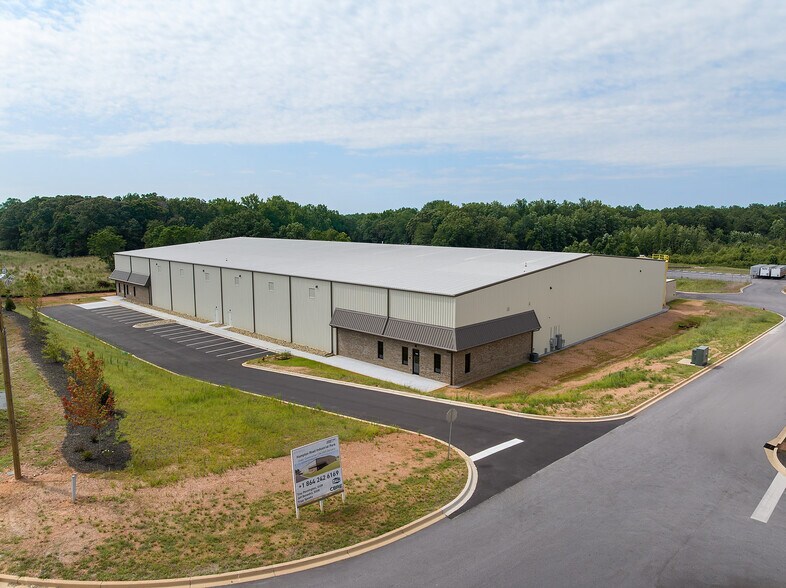 733 Hampton Rd, Williamston, SC à louer - Photo de l’immeuble – Image 1 sur 7