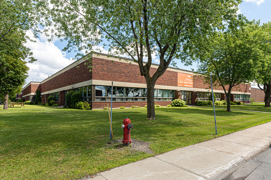 1624-1692 Ave 50th, Montréal, QC à louer - Photo de l’immeuble – Image 3 sur 6
