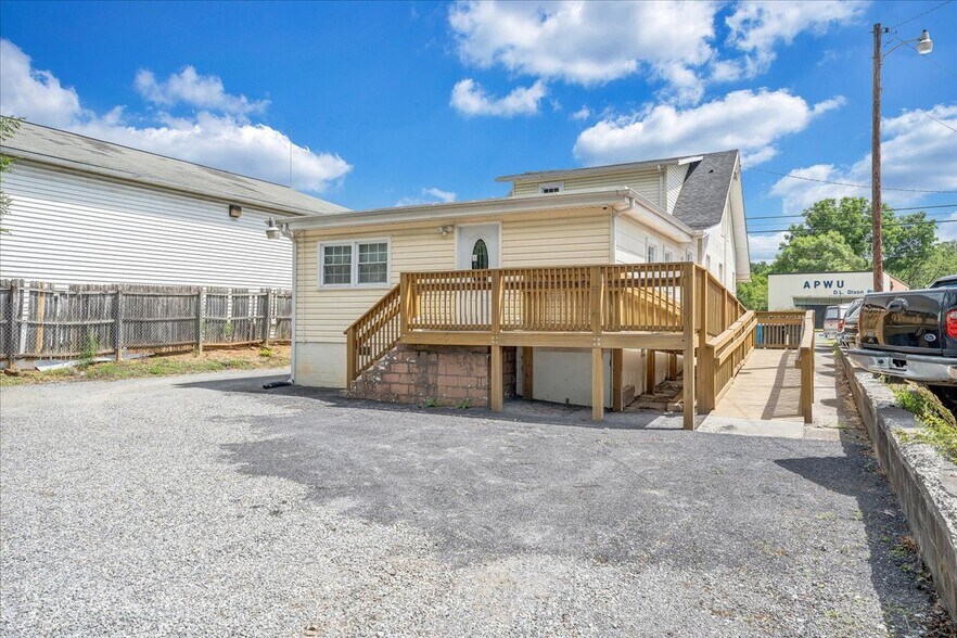 3118 Williamson Rd NW, Roanoke, VA à vendre - Photo de l’immeuble – Image 2 sur 28