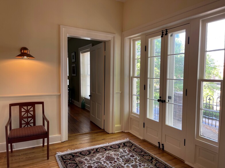 408 Park St, Charlottesville, VA à vendre - Photo intérieure – Image 3 sur 10